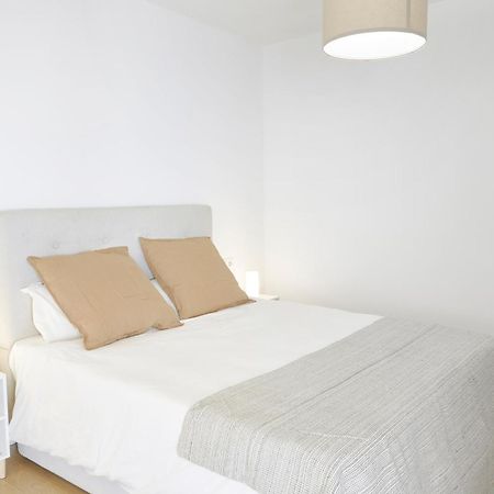 פואנגירולה City Center Penthouse With Solarium 2 Minutes From The Beach מראה חיצוני תמונה