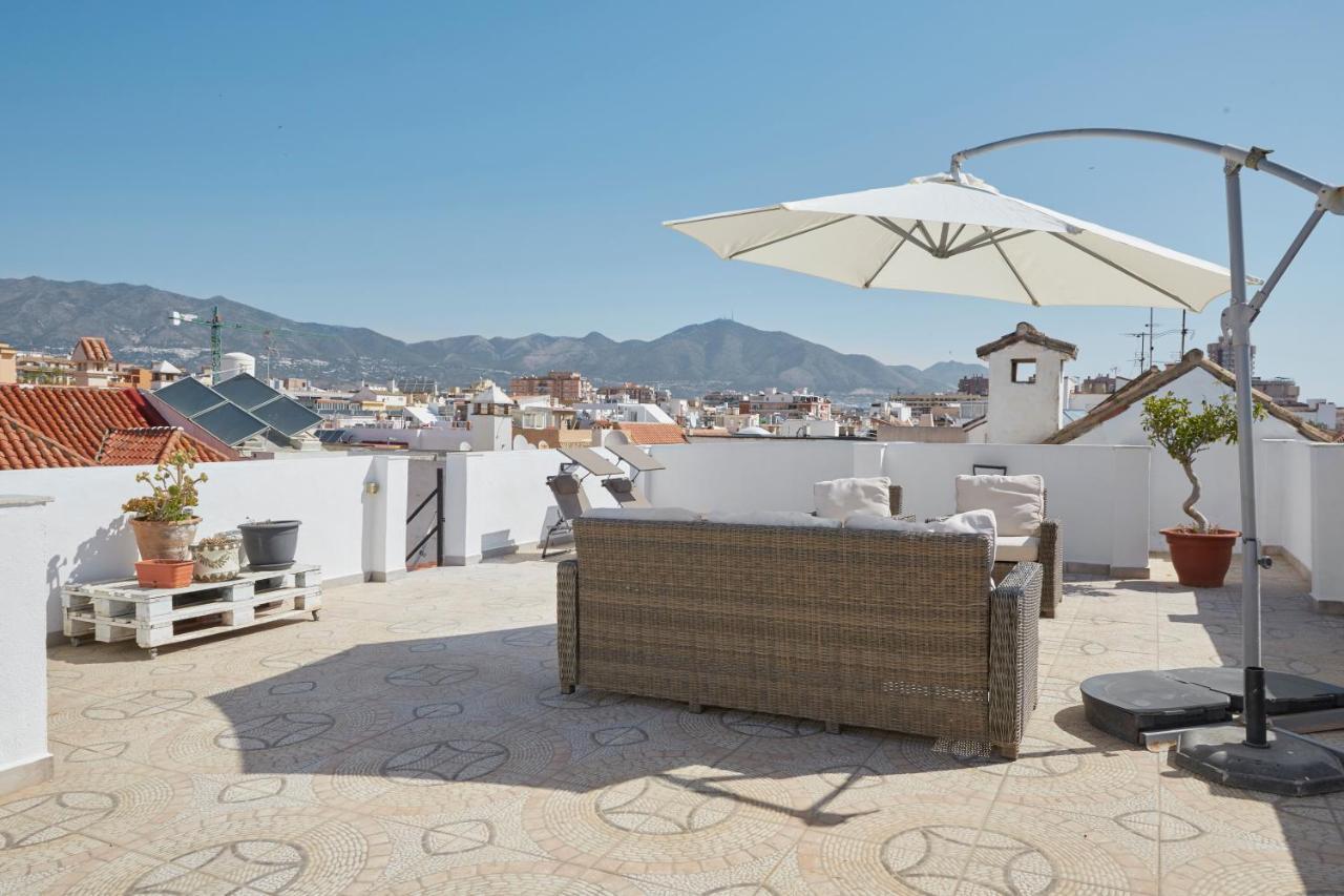 פואנגירולה City Center Penthouse With Solarium 2 Minutes From The Beach מראה חיצוני תמונה