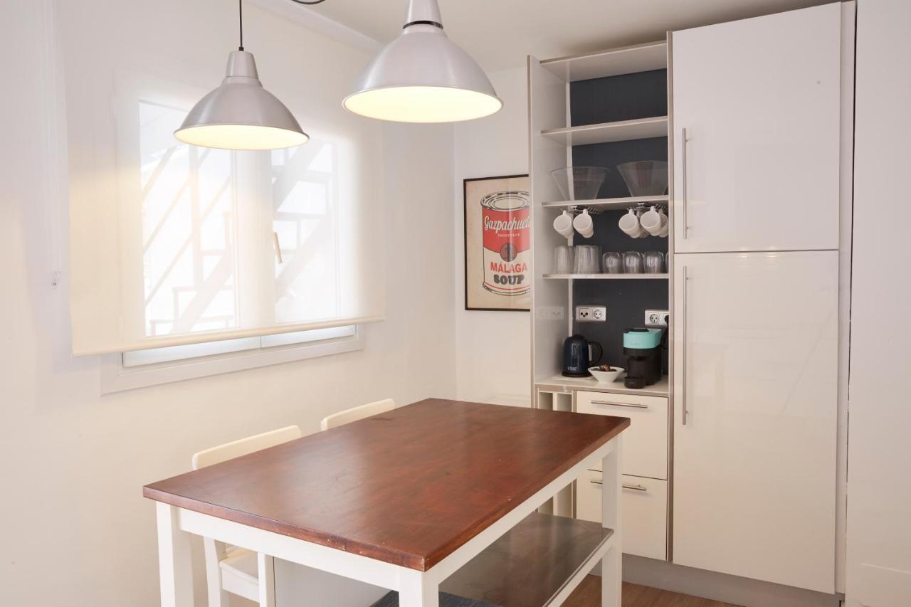 פואנגירולה City Center Penthouse With Solarium 2 Minutes From The Beach מראה חיצוני תמונה