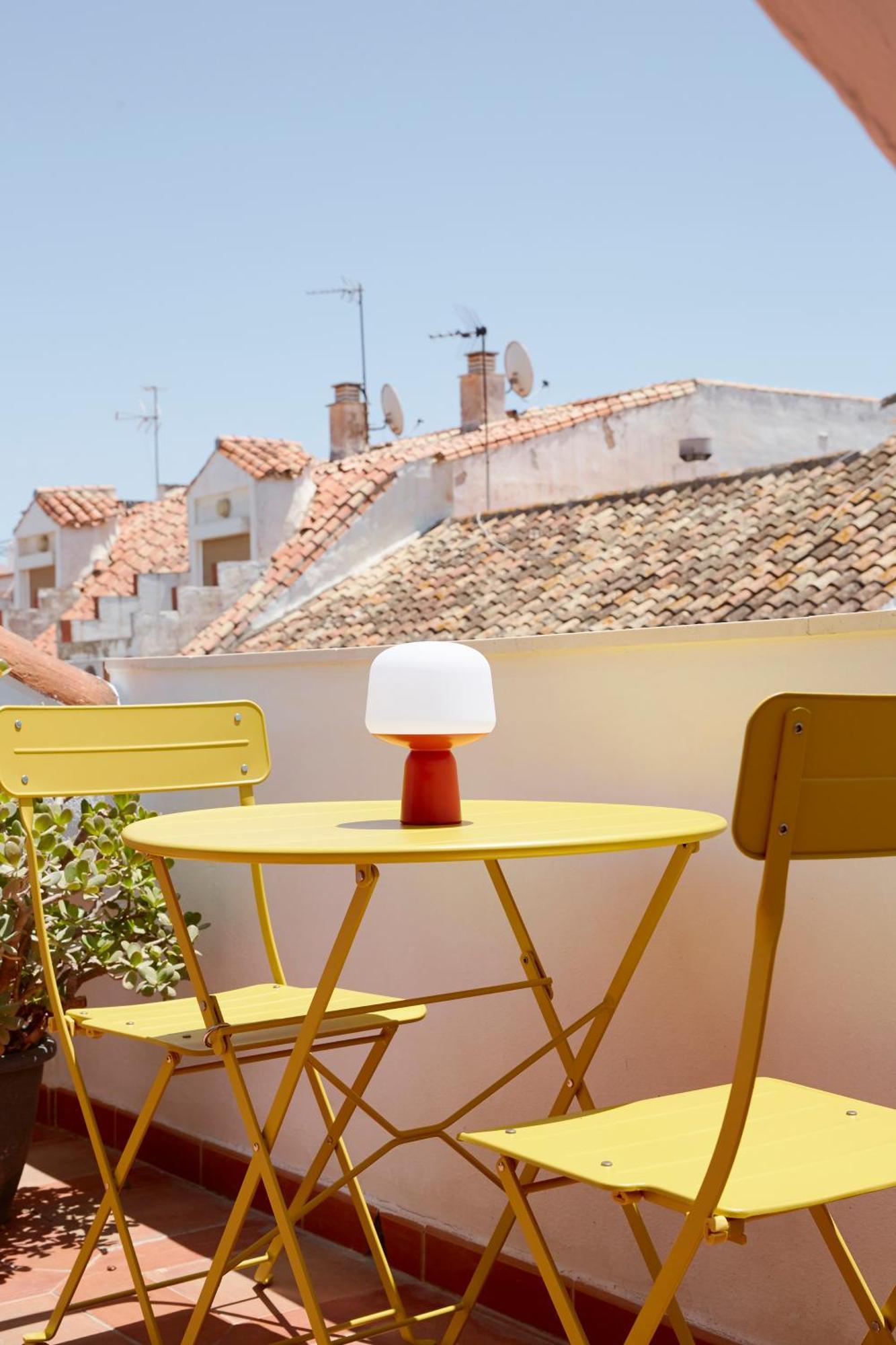 פואנגירולה City Center Penthouse With Solarium 2 Minutes From The Beach מראה חיצוני תמונה